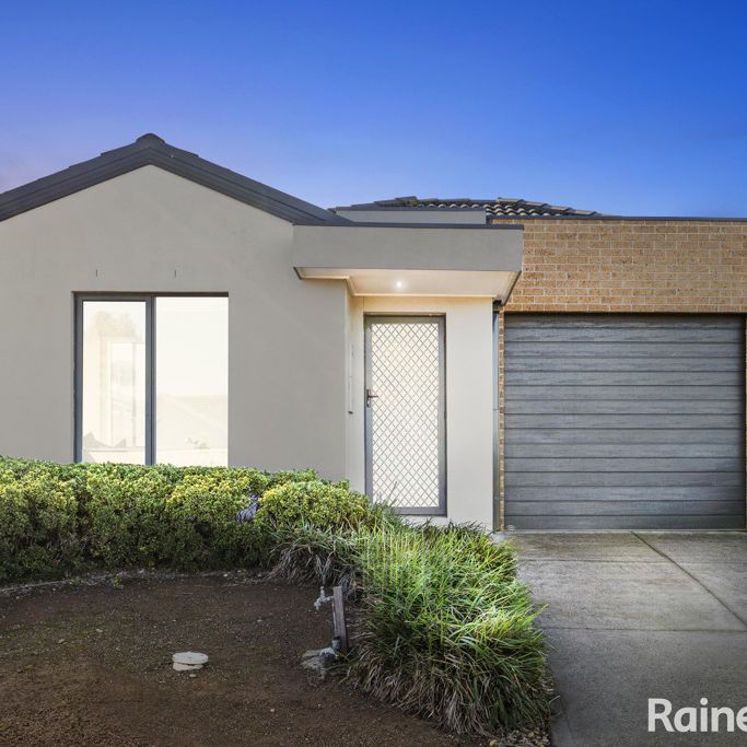 1/9 Casuarina Court, Melton West, VIC 3337 - Photo 1