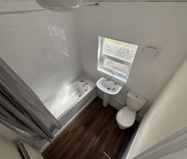 2 bedroom house - end terrace to rent - Photo 6