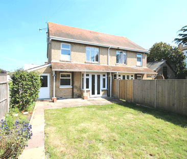 3 bedroom semi-detached house to rent - Photo 1