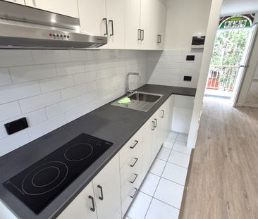 Charming Studio Apartment in Prime Ashfield Location - Photo 4