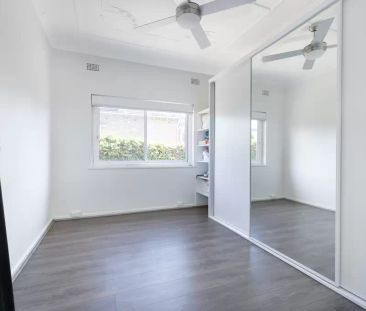 Family home with updated interiors - Photo 2