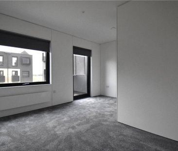 4 bedroom semi-detached house to rent - Photo 4