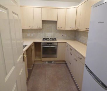 3 bedroom end of terrace house to rent - Photo 5