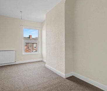 Hanley, Stoke On Trent - Photo 3