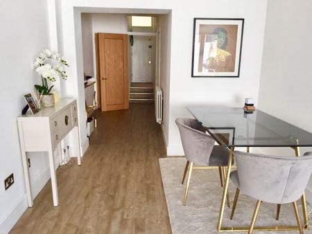 2 Bed Flat, London, SW12 - Photo 3