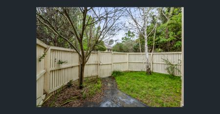 Quiet living in Carnegie - Photo 3