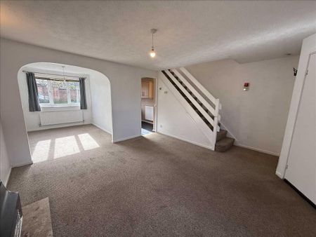 3 bedroom semi-detached house to rent - Photo 2