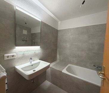 Plauen-Neundorf: 3-Zimmer-Wohnung mit 2 Balkonen & offenem Wohnkonz... - Photo 1