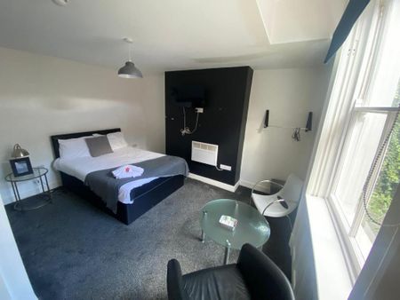 1 bedroom in a house share to rent - Photo 4