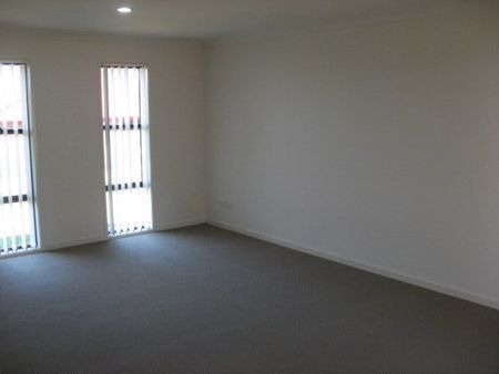 Air Conditioned Private 4 Bedroom Home - Photo 4