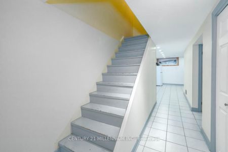 Condo Townhouse For Lease | W7301850 - Photo 4