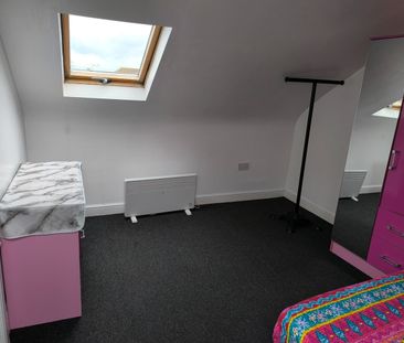 1 Bed Flat, Ilford, IG3 - Photo 5
