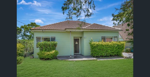 Ideal low-maintenance family home - Photo 1