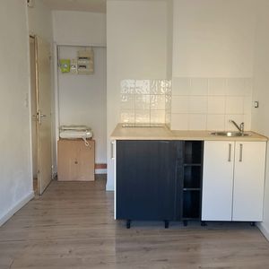 Location Appartement 1 pièce 17m² MARSEILLE 1er - Photo 2