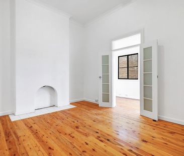 Stylish Ground-Floor Apartment in the Heart of Marrickville - Photo 5