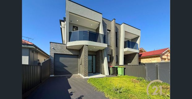Brand New Five Bedroom, Duplex! - Photo 1