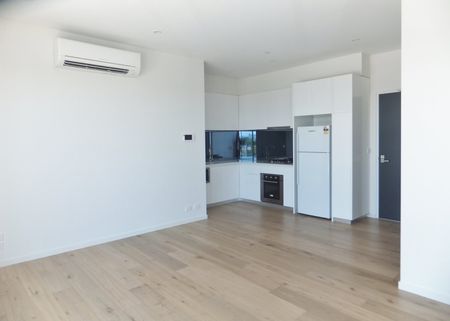 BEAUTIFUL ONE BEDROOM APARTMENT IN GREAT LOCATION - Photo 3