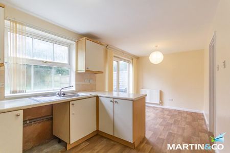 3 bedroom semi-detached house to rent - Photo 2