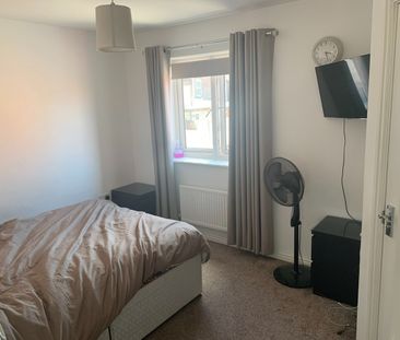 3 Bed End Terrace, Guardian Way, LU1 - Photo 3