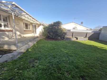 62 Alice Street, Gladstone - Photo 3