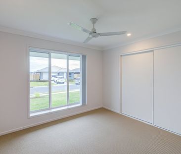 Brand-New Family Home in Park Lane Reserve! - Photo 4