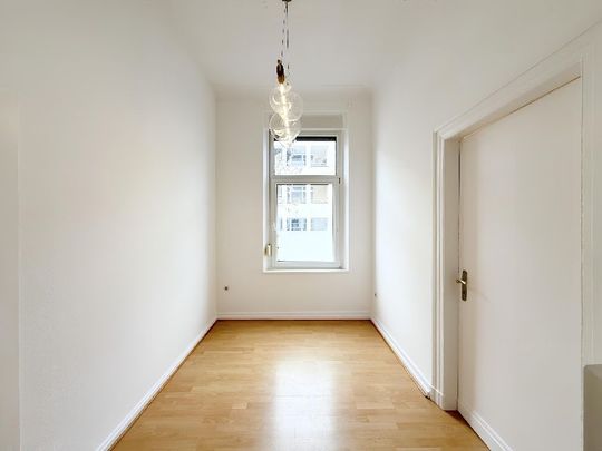 SANIERTE 3-ZIMMERWOHNUNG IM ALTBAU ZU MIETEN! - Foto 1