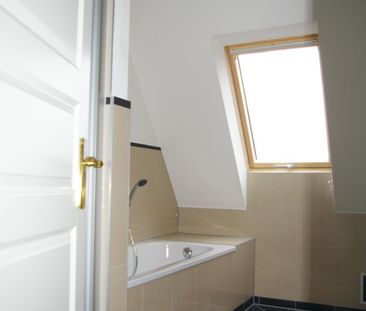 Sanierte Altbauwohnung im Dachgeschoss mit Loggia !! - Photo 2