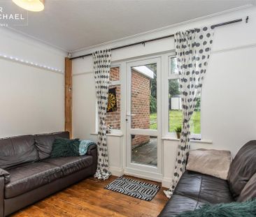 6 bedroom semi-detached house to rent - Photo 1