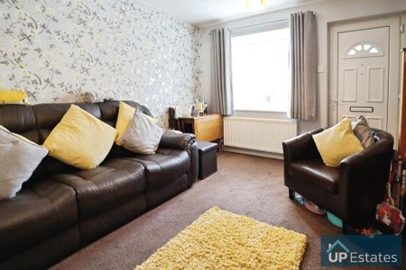 2 bedroom terraced house to rent - Photo 2