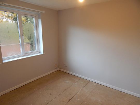 Abbotswood Close, Redditch - Photo 1