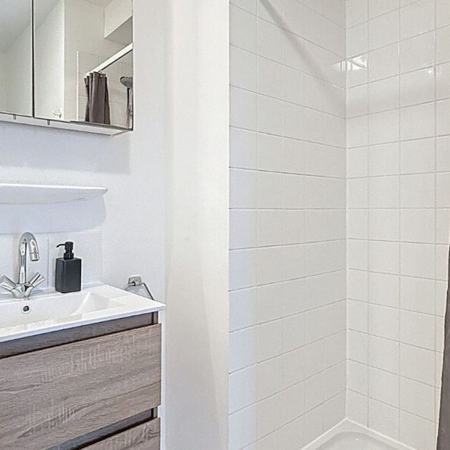 Appartement te huur in Brussel voor € 950 met 1 slaapkamer - Foto 1