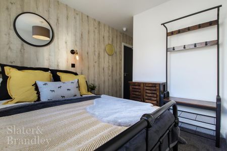 1 bedroom in a house share to rent - Photo 2