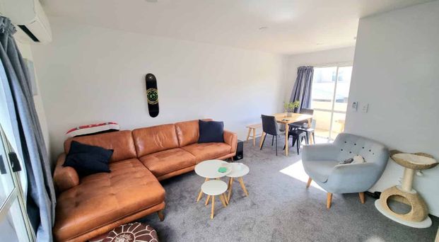 Contemporary Living and Urban Style - Photo 1