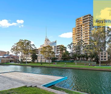 PENTHOUSE LIVING WITH PRIVATE ROOFTOP - Photo 4
