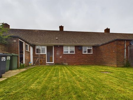 2 bedroom bungalow to rent - Photo 3