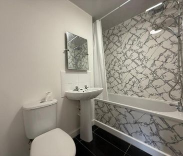2 bedroom flat to rent - Photo 6