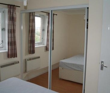 3 bedroom flat to rent - Photo 2