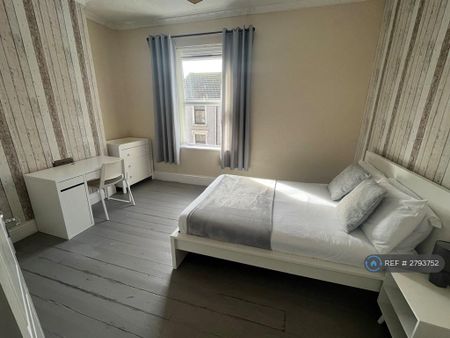 2 bedroom terraced house to rent - Photo 5