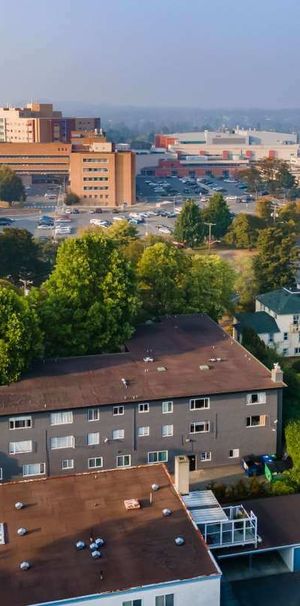 Island Manor Apartments - Photo 1