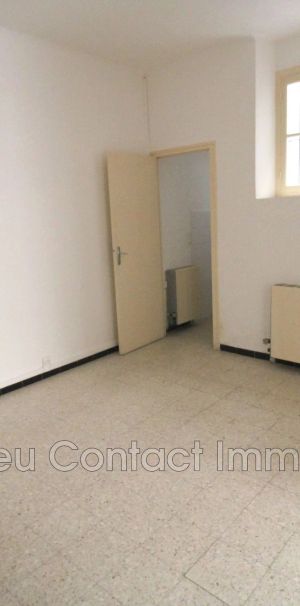 Ecusson, Location appartement 1 pièce 28 m² - Photo 1