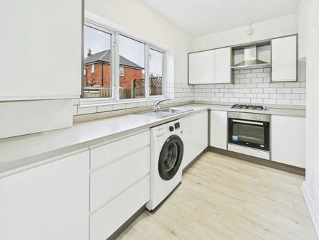 Semi-detached house to rent on - Photo 5