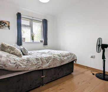 Pendre Crescent, Llanharan, PONTYCLUN - Photo 2