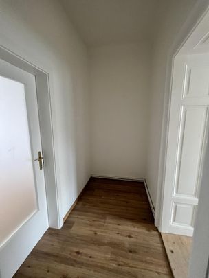 Top sanierte 3 Zimmer und möblierte Küche, Garten, ab sofort ++Videorundgang++ - Foto 1