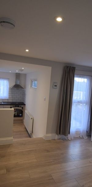 1 Bed Flat, Caulfield Road, E6 - Photo 1