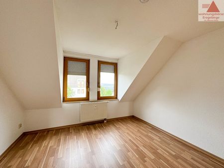 Dachgeschosswohnung im Herzog-Georg-Ring mit Stellplatz zu vermieten! - Photo 3