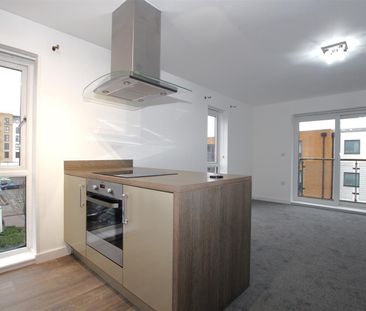 2 bedroom Apartment to let - Photo 4