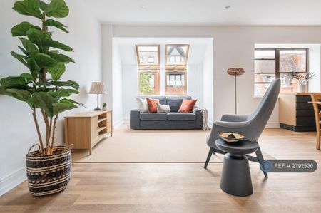 2 bedroom penthouse to rent - Photo 2