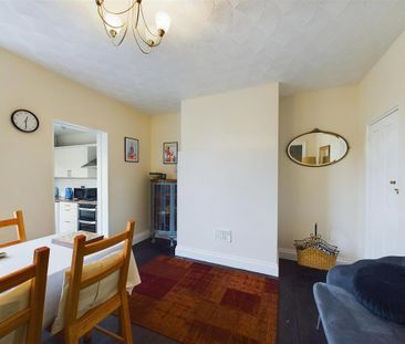 2 bedroom end of terrace house to rent - Photo 5