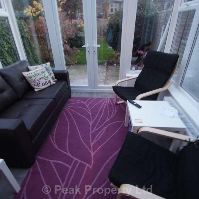 1 bedroom in a house share to rent - Photo 1