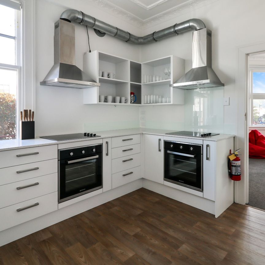 The Empire Boarding House - Jackson Street Petone - Photo 1